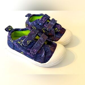 Cat & Jack Parker videogame controller unisex toddler size 5 hard toe velcro